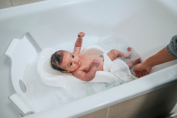 WarmWave Baby Bath Support Newborn in the bath